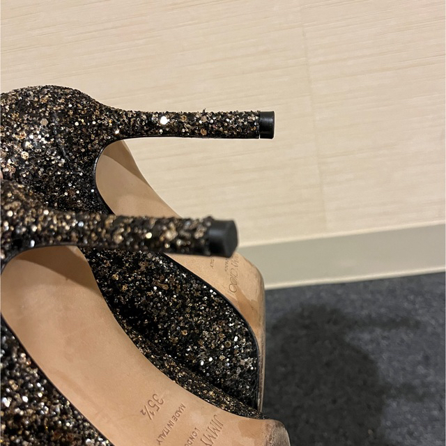 JIMMY CHOO(ジミーチュウ)のジミーチュウ　パンプス値下げしました レディースの靴/シューズ(ハイヒール/パンプス)の商品写真