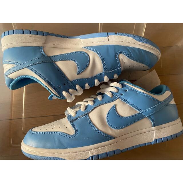 NIKE(ナイキ)のNIKE dunk low university blue UNC ダンク　水色 メンズの靴/シューズ(スニーカー)の商品写真