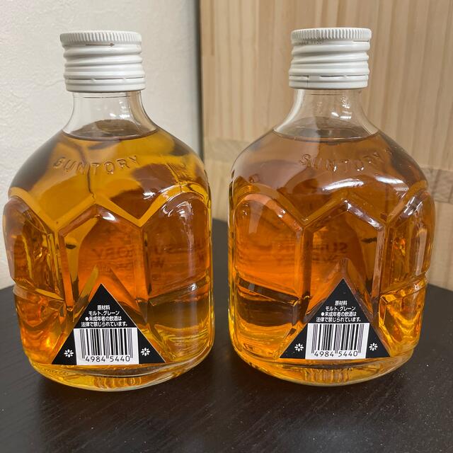 サントリー(サントリー)のsuntory whisky 淡麗辛口 白角 2本 ① 食品/飲料/酒の酒(ウイスキー)の商品写真