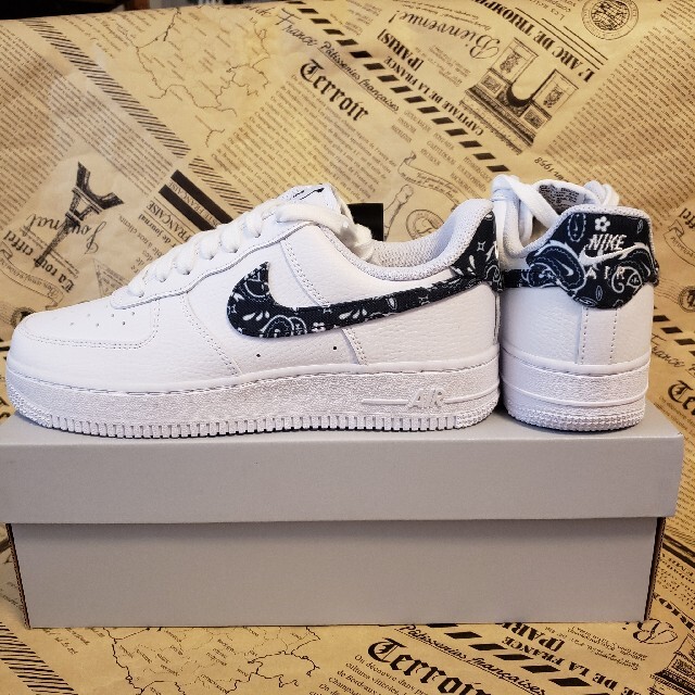 NIKE - 23.0㎝ ナイキ ウィメンズ エアフォース 1 ペイズリー ブラック