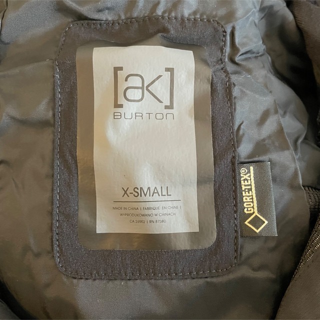 BURTON(バートン)の【新品】Burton AK レディースジャケット XSサイズ gore-tex スポーツ/アウトドアのスノーボード(ウエア/装備)の商品写真