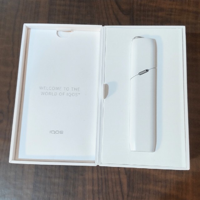 IQOS(アイコス)のももたんさん専用　箱無しなら500円引　アイコス3　マルチ　ホワイト メンズのファッション小物(タバコグッズ)の商品写真