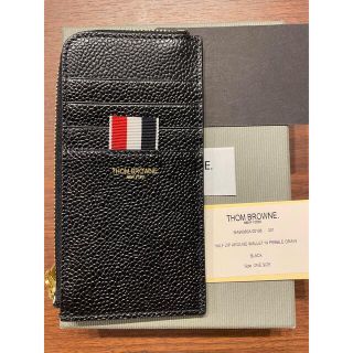 トムブラウン(THOM BROWNE)のTHOM BROWNE ハーフジップアラウンドウォレット　並行輸入のためお安く(コインケース/小銭入れ)