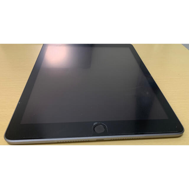 ［美品］ iPad 第6世代　32GB シルバー Wi-Fiモデル