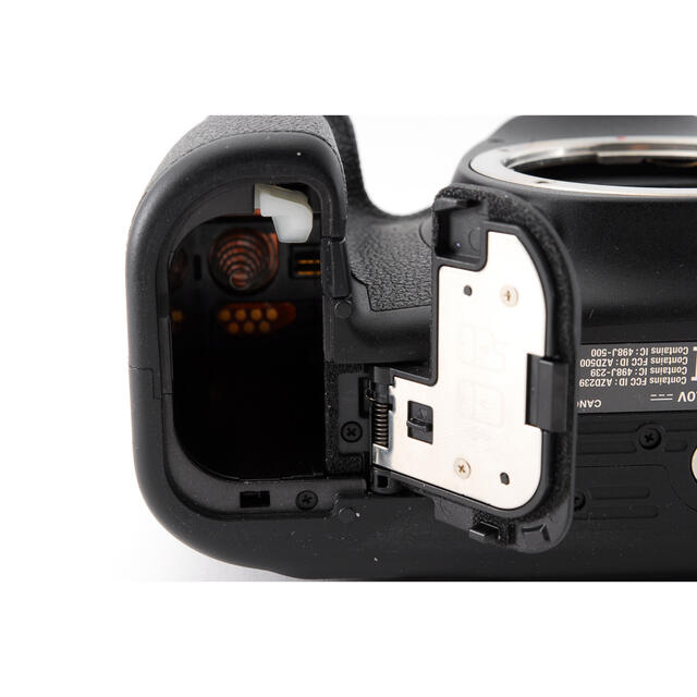 Canon(キヤノン)の美品　キャノン Canon EOS 6D Mark Ⅱ ボディ スマホ/家電/カメラのカメラ(デジタル一眼)の商品写真