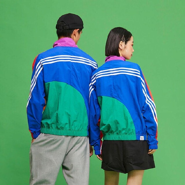 adidas(アディダス)のアディダスオリジナルス プライド オフセンター ジャケット メンズのジャケット/アウター(ナイロンジャケット)の商品写真