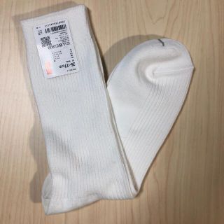 ユニクロ(UNIQLO)のユニクロ　靴下　白(ソックス)