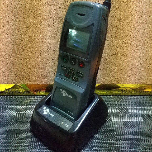 NEC(エヌイーシー)のデジタルツーカー NEC DP-112  /昔の携帯電話//充電器付/レトロ スマホ/家電/カメラのスマートフォン/携帯電話(携帯電話本体)の商品写真