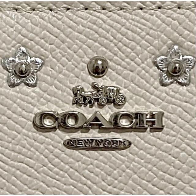 COACH(コーチ)のCOACH　コーチ　二つ折り財布　スタッズ　レザー　フラワー　F39125 レディースのファッション小物(財布)の商品写真