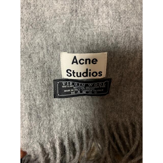 ACNE(アクネ)のacne studious  マフラー　グレー レディースのファッション小物(マフラー/ショール)の商品写真