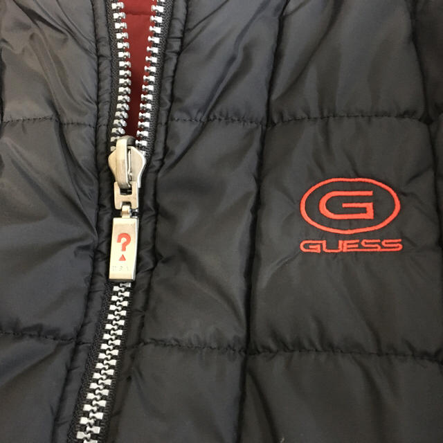 GUESS(ゲス)の【送料無料】GUESS リーバーシブルダウン レディースのジャケット/アウター(ダウンジャケット)の商品写真