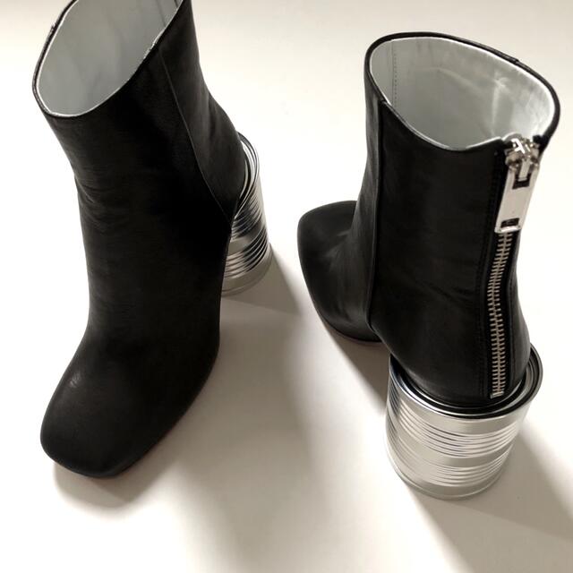 Maison Martin Margiela(マルタンマルジェラ)の新品 38 ブラック MM6 メゾン マルジェラ ティン カン ヒール ブーツ レディースの靴/シューズ(ブーツ)の商品写真