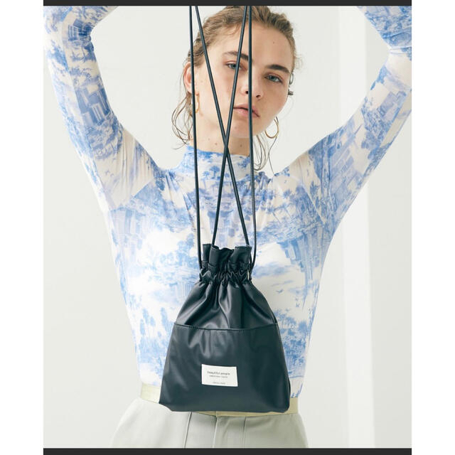 beautiful people】《STUDIOUS別注》2WAYレザー巾着 beautiful people】《STUDIOUS別注》2WAYレザー巾着