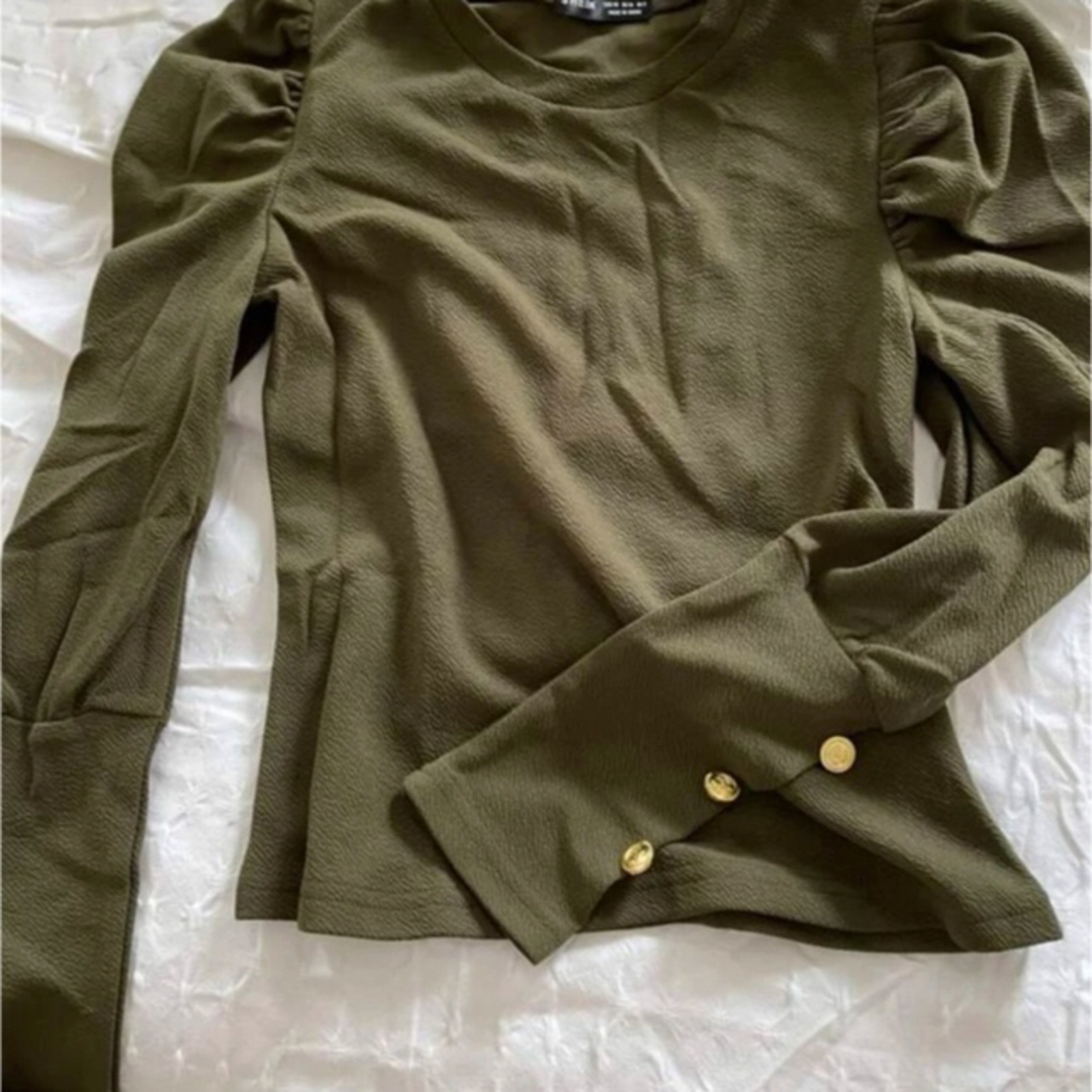 SNIDEL(スナイデル)のパフブラウス (army green) レディースのトップス(シャツ/ブラウス(長袖/七分))の商品写真