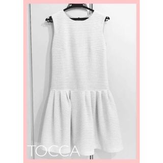 トッカ(TOCCA)の美品♡TOCCA トッカ　ノースリーブ　切替　白　ワンピース(ひざ丈ワンピース)