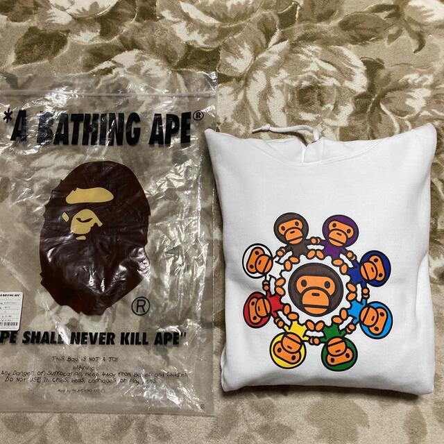 A BATHING APE(アベイシングエイプ)のAPE BAPE KAWS BABY MILO パーカー　 シャーク XL 白 メンズのトップス(パーカー)の商品写真