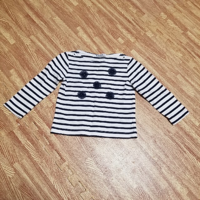 familiar(ファミリア)のfamiliar　ファミリア　カットソー　ボーダー　サイズ90 キッズ/ベビー/マタニティのキッズ服女の子用(90cm~)(Tシャツ/カットソー)の商品写真