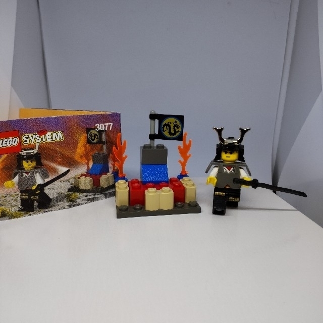 Lego(レゴ)のレゴ 3077 ニンジャ ショーグンのミニ砦 とサムライお楽しみセット エンタメ/ホビーのおもちゃ/ぬいぐるみ(その他)の商品写真