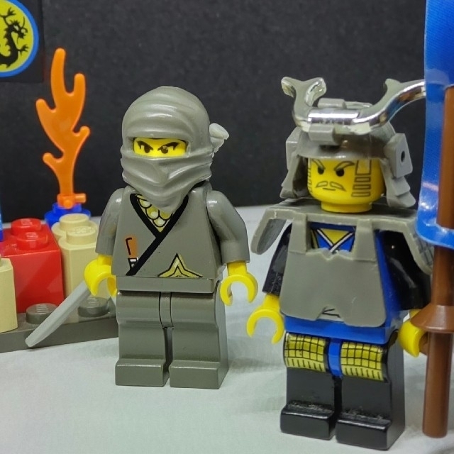 Lego(レゴ)のレゴ 3077 ニンジャ ショーグンのミニ砦 とサムライお楽しみセット エンタメ/ホビーのおもちゃ/ぬいぐるみ(その他)の商品写真