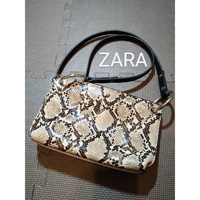 ZARA(ザラ)のZARAパイソン柄ショルダーバッグ レディースのバッグ(ショルダーバッグ)の商品写真