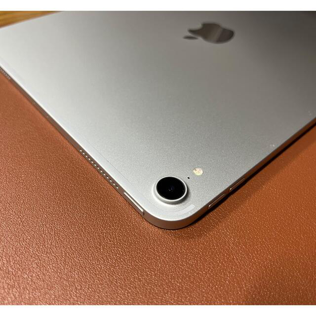 iPad(アイパッド)のiPad pro11インチ第1世代（2018）256GB シルバー スマホ/家電/カメラのPC/タブレット(タブレット)の商品写真