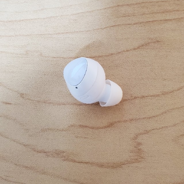 Galaxy(ギャラクシー)のGalaxy Buds Rのみ ホワイト スマホ/家電/カメラのオーディオ機器(ヘッドフォン/イヤフォン)の商品写真