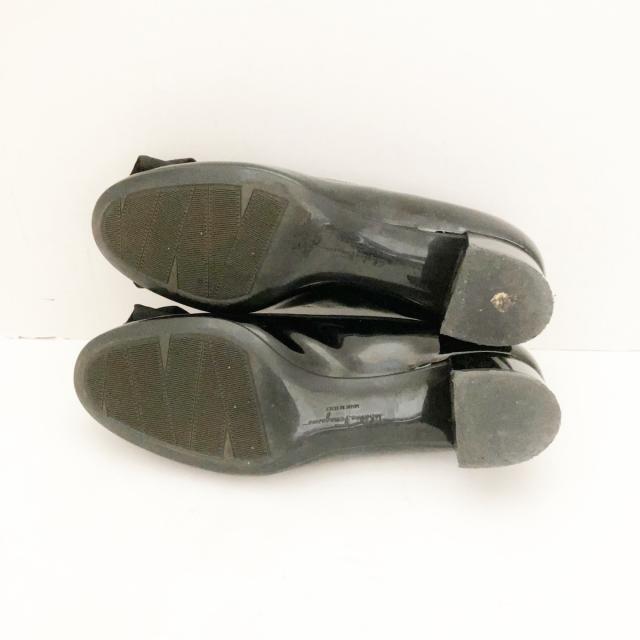 Salvatore Ferragamo(サルヴァトーレフェラガモ)のサルバトーレフェラガモ パンプス 5M美品  レディースの靴/シューズ(ハイヒール/パンプス)の商品写真