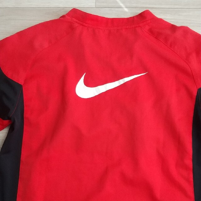 NIKE(ナイキ)のナイキ ACADEMY DRI-FIT ピステトップ 長袖(レッド×ブラック) スポーツ/アウトドアのサッカー/フットサル(ウェア)の商品写真