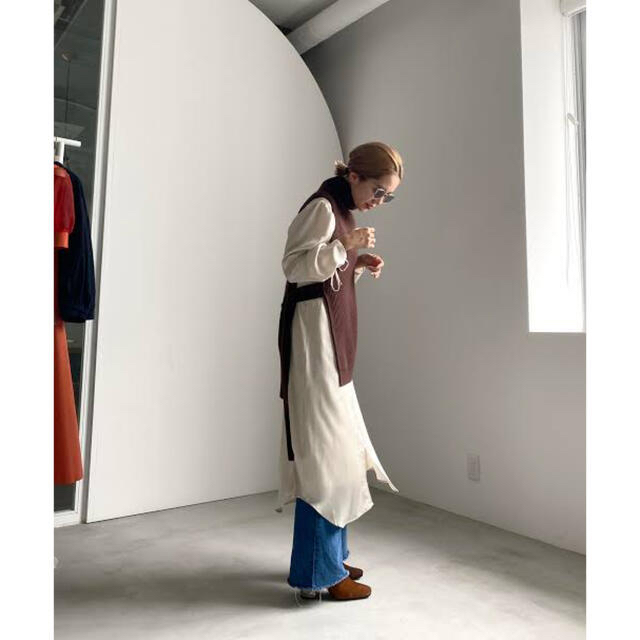 Ameri VINTAGE(アメリヴィンテージ)のAMERI VEST LAYERED SHIRT DRESS  レディースのワンピース(ロングワンピース/マキシワンピース)の商品写真