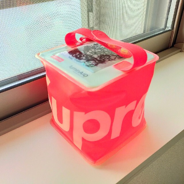 Supreme(シュプリーム)のSupreme luminAID packlite nova USB インテリア/住まい/日用品のライト/照明/LED(その他)の商品写真