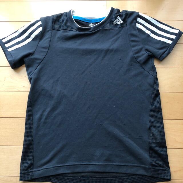 adidas(アディダス)のadidas   Tシャツ　130cm キッズ/ベビー/マタニティのキッズ服男の子用(90cm~)(Tシャツ/カットソー)の商品写真