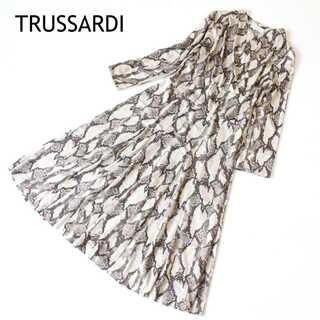 トラサルディ ワンピースの通販 100点以上 Trussardiを買うならラクマ