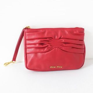 MIU MIU(レザー ・ ポーチ)のフリマアイテム一覧 MIU MIU(レザー ・ ポーチ)のフリマアイテム一覧