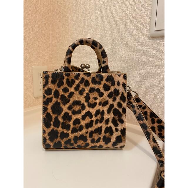 moussy(マウジー)のmoussy‪‪❤︎‬CLASP SHOULDER バッグ  レオパードバッグ レディースのバッグ(ショルダーバッグ)の商品写真