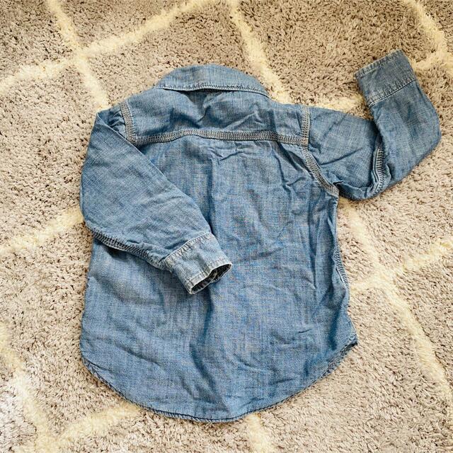 babyGAP(ベビーギャップ)の双子　GAP デニムシャツ　2着セット　100 ダンガリーシャツ キッズ/ベビー/マタニティのキッズ服男の子用(90cm~)(ブラウス)の商品写真