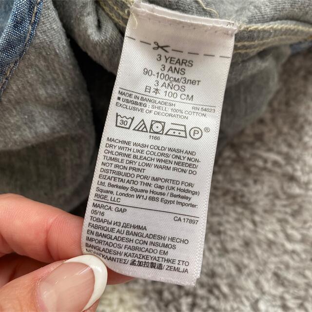 babyGAP(ベビーギャップ)の双子　GAP デニムシャツ　2着セット　100 ダンガリーシャツ キッズ/ベビー/マタニティのキッズ服男の子用(90cm~)(ブラウス)の商品写真