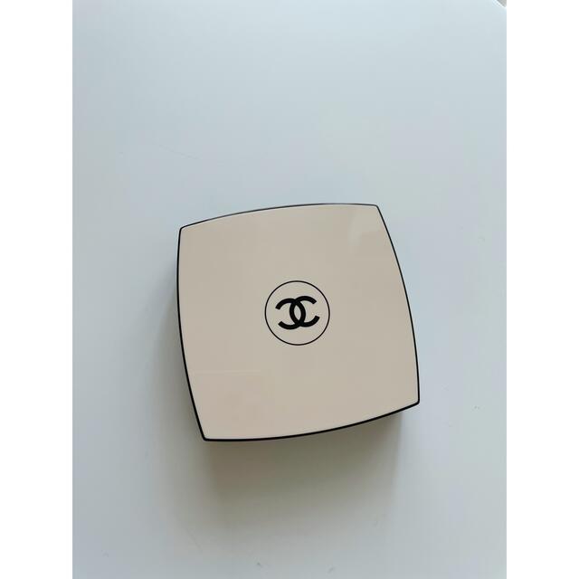 CHANEL(シャネル)のCHANEL フェースパウダー コスメ/美容のベースメイク/化粧品(フェイスパウダー)の商品写真