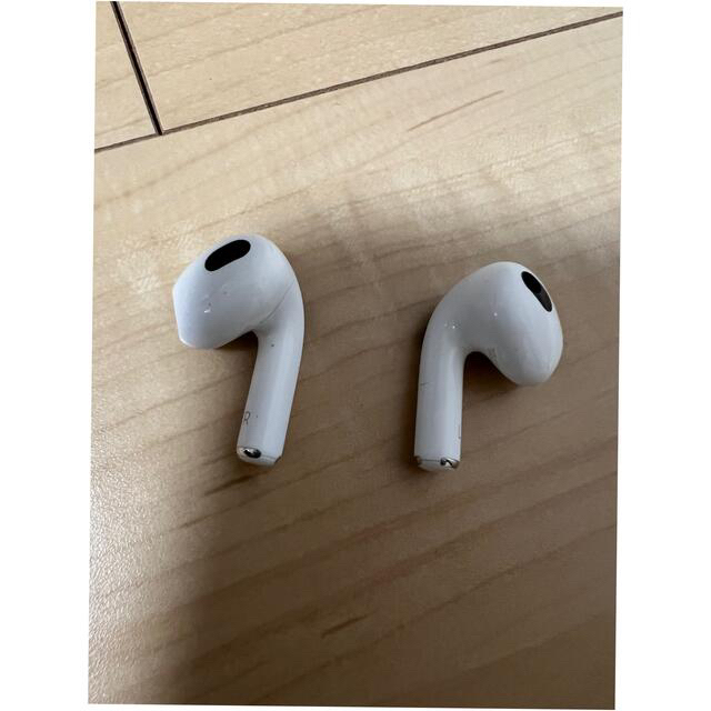 Apple(アップル)のairpods 第三世代 スマホ/家電/カメラのオーディオ機器(ヘッドフォン/イヤフォン)の商品写真