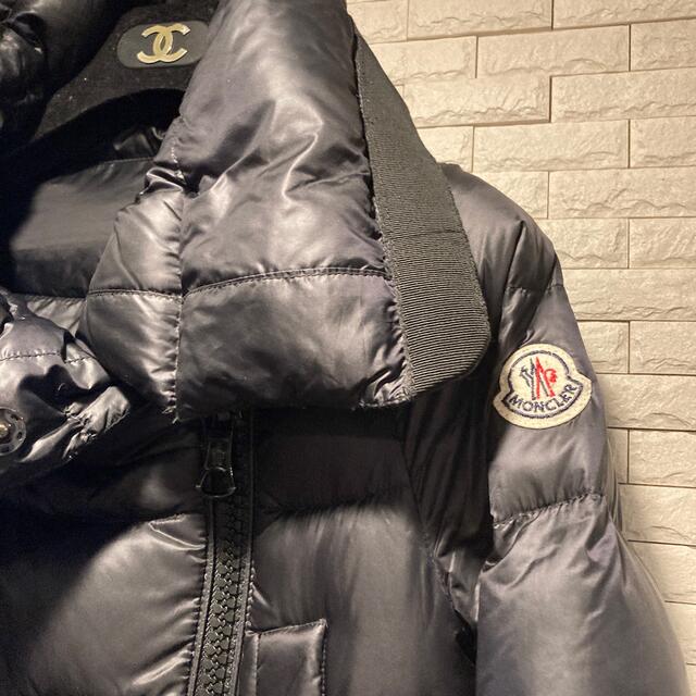 MONCLER(モンクレール)の【YuKi様】モンクレール　フレオール　Aライン　ポンチョ型ダウン　ブラック00 レディースのジャケット/アウター(ダウンコート)の商品写真