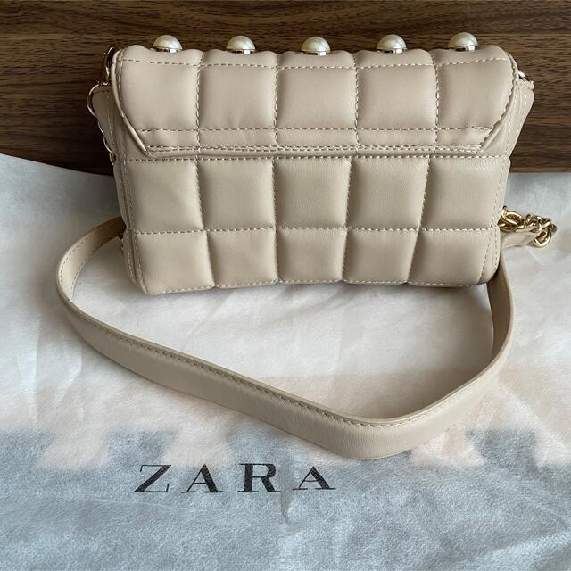 ZARA(ザラ)のZARA ザラ キルト加工パール付きクロスボディバッグ ショルダーバッグ  レディースのバッグ(ショルダーバッグ)の商品写真