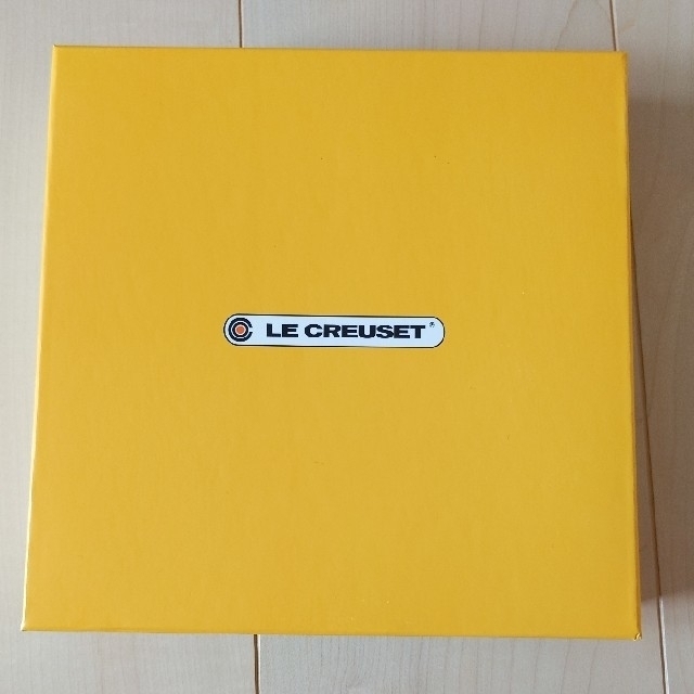 LE CREUSET(ルクルーゼ)のル・クルーゼ ラウンドプレート２枚 インテリア/住まい/日用品のキッチン/食器(食器)の商品写真