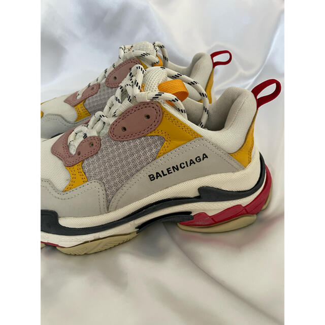 Balenciaga(バレンシアガ)のバレンシアガ　トリプルS レディースの靴/シューズ(スニーカー)の商品写真