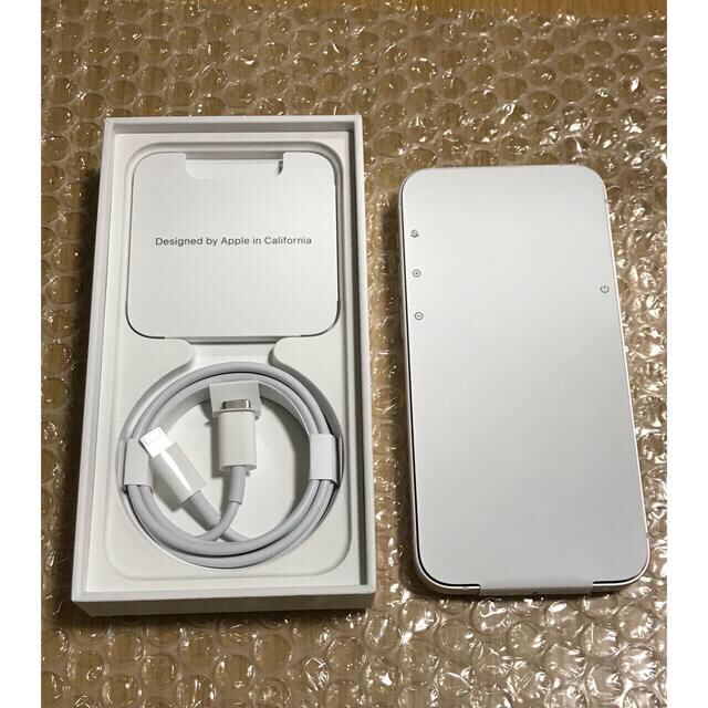 Apple(アップル)のiPhone12mini ホワイト　64g 美品 スマホ/家電/カメラのスマートフォン/携帯電話(スマートフォン本体)の商品写真