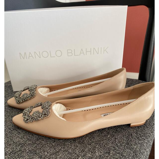 MANOLO BLAHNIK(マノロブラニク)の最終値下げ　新品　マノロブラニク　ハンギシ　フラット　38.5 レディースの靴/シューズ(ハイヒール/パンプス)の商品写真