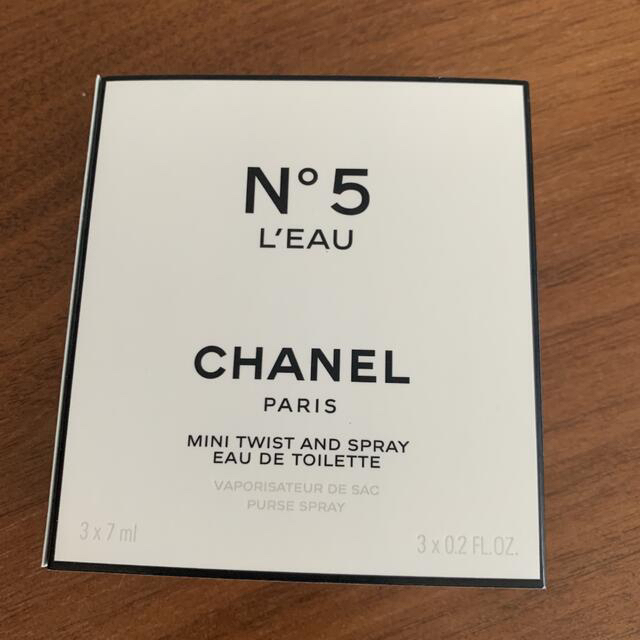 CHANEL(シャネル)のシャネル N°5 ロー オードゥ トワレット ミニ ツィスト&スプレイ コスメ/美容の香水(香水(女性用))の商品写真