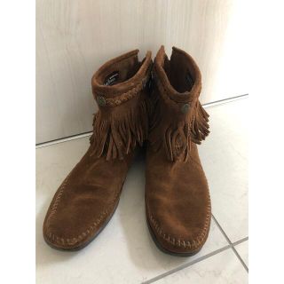 ミネトンカ(Minnetonka)のMINNETONKA  フリンジショートブーツ　25.5cm 26cm(ブーツ)