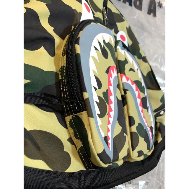 豊富な】 A BATHING APE - BAPE 1ST CAMO SHARK DAY PACK YELLOW の