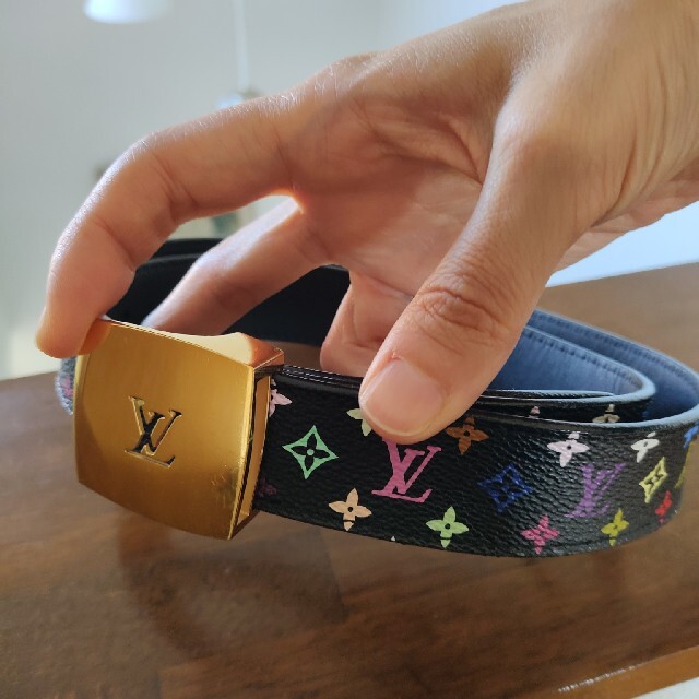 LOUIS VUITTON(ルイヴィトン)のルイヴィトン　マルチカラー　ノワール　レディースベルト85/34 レディースのファッション小物(ベルト)の商品写真