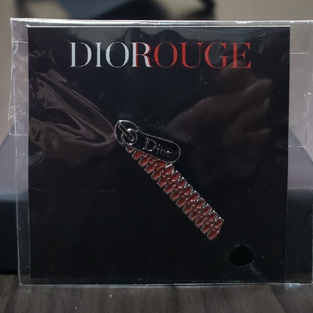 Dior(ディオール)のDior　ノベルティ　ピンバッチ エンタメ/ホビーのコレクション(ノベルティグッズ)の商品写真