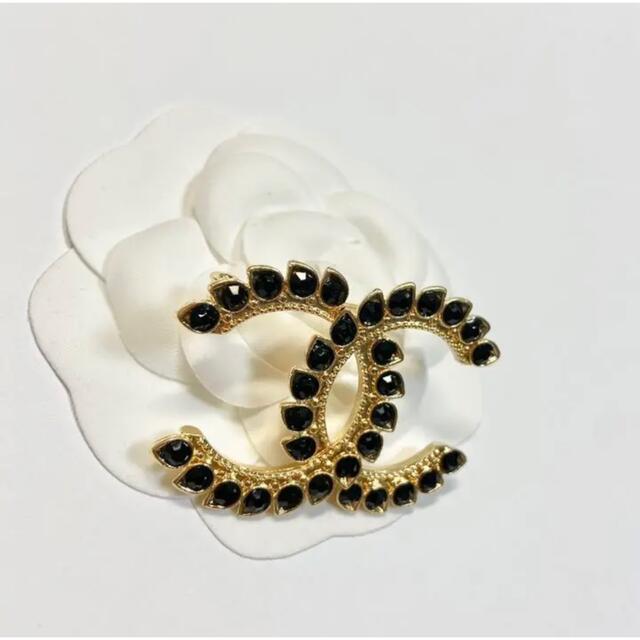 CHANEL シャネル ヴィンテージボタンチャームブローチ 1個 春先取りの 28%割引 e-gaio.com.br